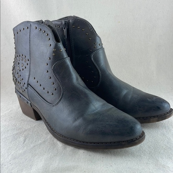 Buckle Gray Studded Ankle Boots Size 8 - Picture 2 of 11